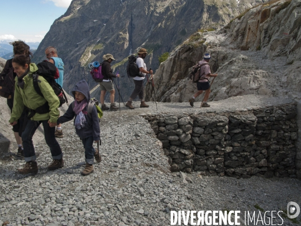 Rando alpinisme aux Écrins : les neiges du Dôme à  4000 