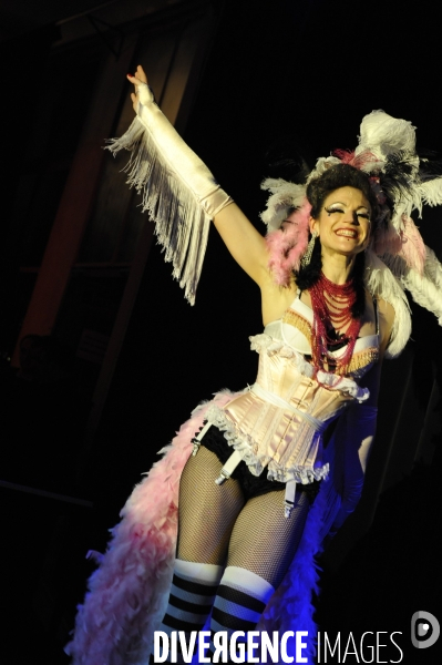 Festival Paris Burlesque a la Bellevilloise : la  nouvelle mode de l effeuillage et du cabaret coquin