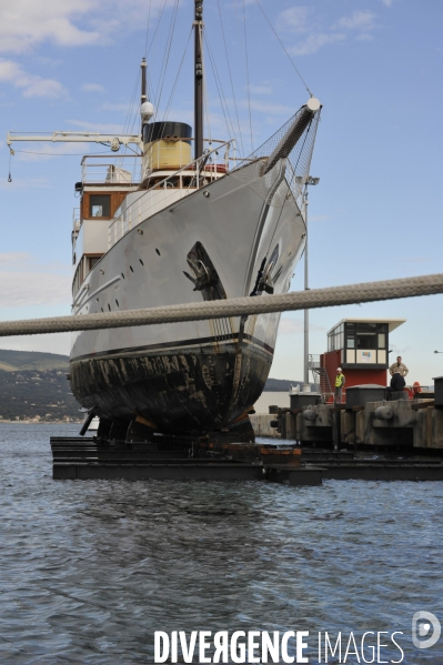 Les Mega-Yachts se refont une beaute a La Ciotat