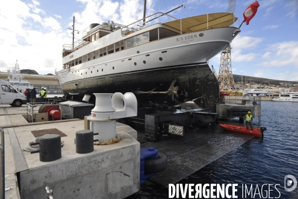 Les Mega-Yachts se refont une beaute a La Ciotat