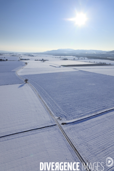 Vue aerienne de Provence sous la neige