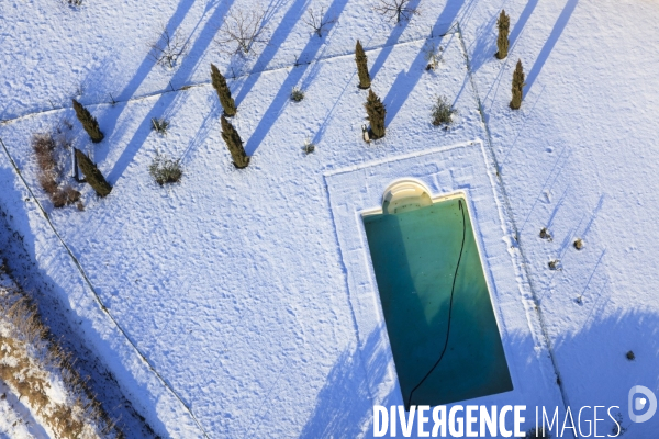 Vue aerienne de Provence sous la neige