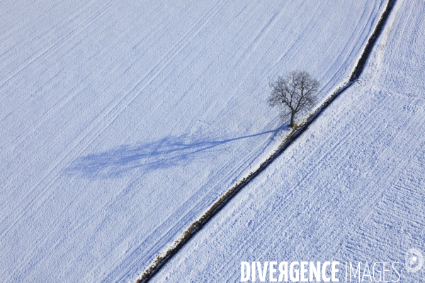 Vue aerienne de Provence sous la neige