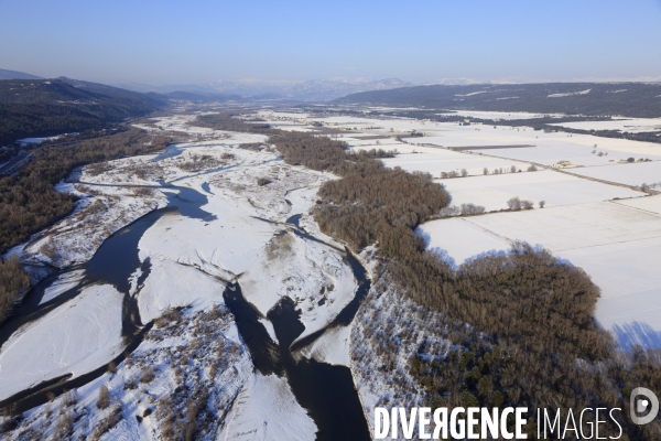 Vue aerienne de Provence sous la neige
