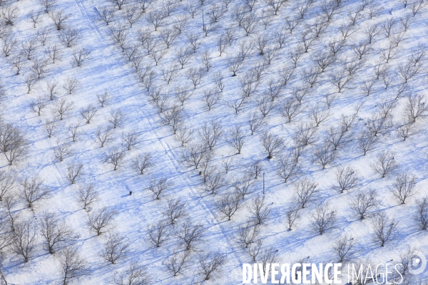 Vue aerienne de Provence sous la neige