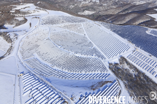 Vue aerienne de Provence sous la neige