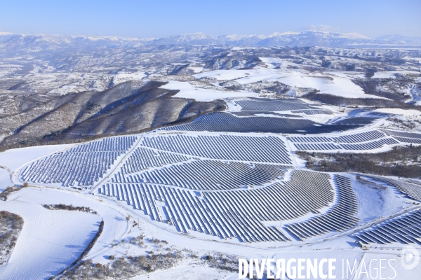 Vue aerienne de Provence sous la neige