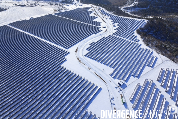 Vue aerienne de Provence sous la neige