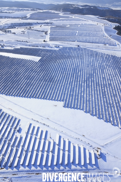 Vue aerienne de Provence sous la neige