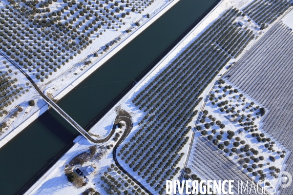 Vue aerienne de Provence sous la neige