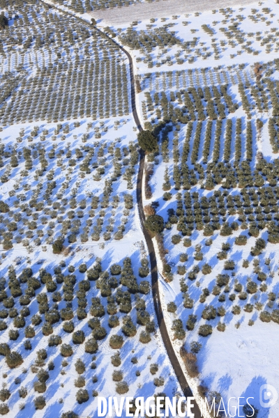 Vue aerienne de Provence sous la neige