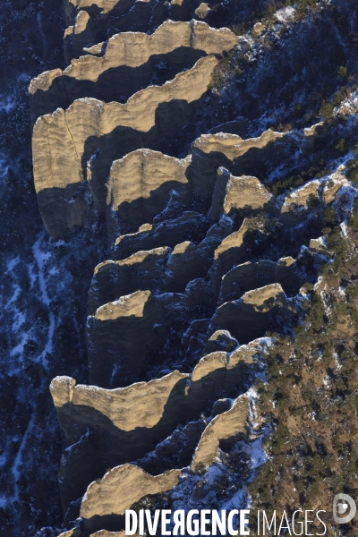 Vue aerienne de Provence sous la neige