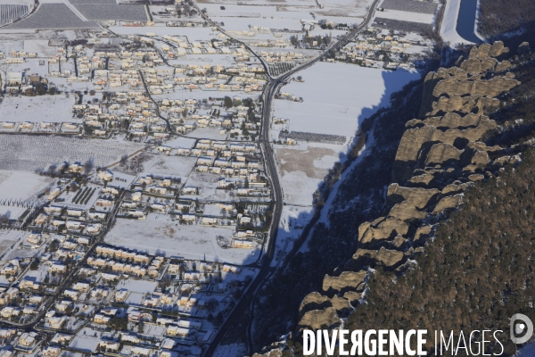 Vue aerienne de Provence sous la neige