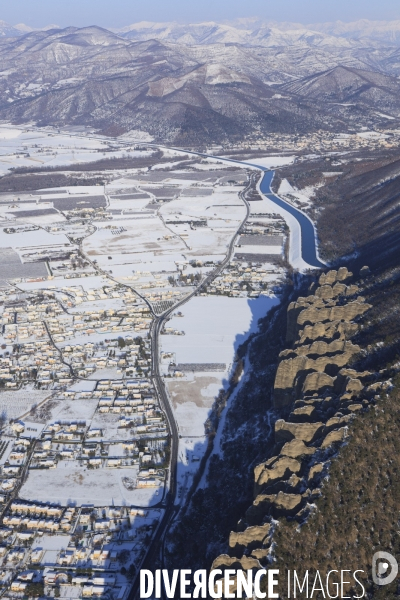 Vue aerienne de Provence sous la neige