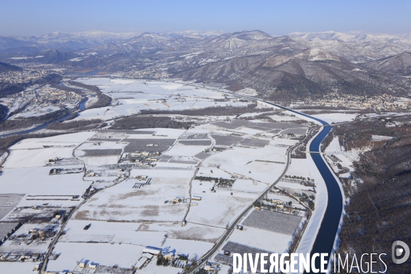 Vue aerienne de Provence sous la neige