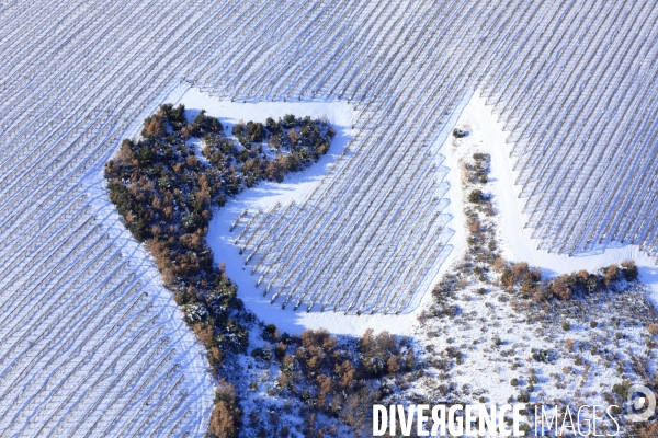 Vue aerienne de Provence sous la neige