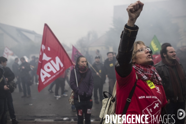 Plan social: rassemblement devant le siege de goodyear.