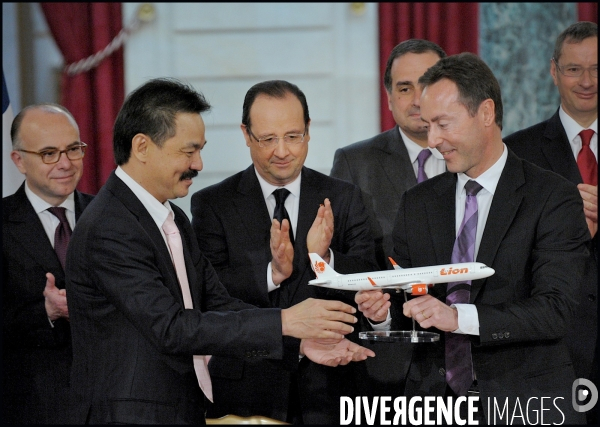 Signature du contrat entre Airbus et la compagnie indonesienne Lion Air