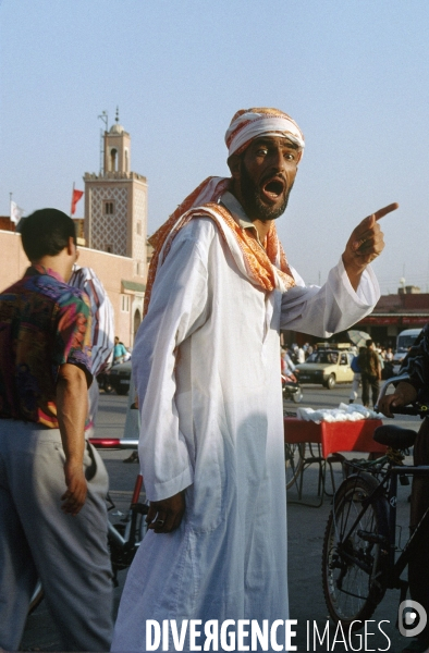 Marrakech : les conteurs et les artistes ont fait de la place Jemaa El Fna, un chef-d oeuvre immatèriel de l UNESCO