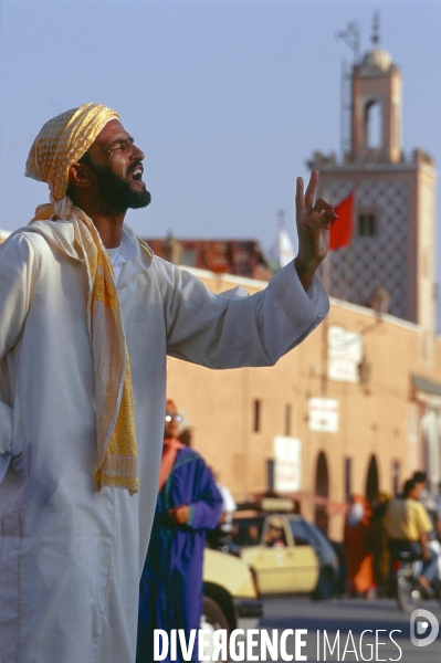 Marrakech : les conteurs et les artistes ont fait de la place Jemaa El Fna, un chef-d oeuvre immatèriel de l UNESCO