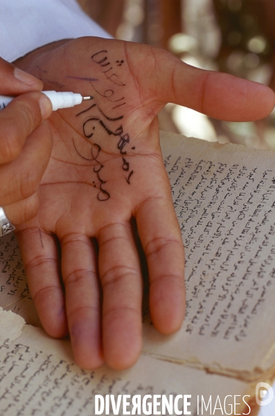 Marrakech : les conteurs et les artistes ont fait de la place Jemaa El Fna, un chef-d oeuvre immatèriel de l UNESCO