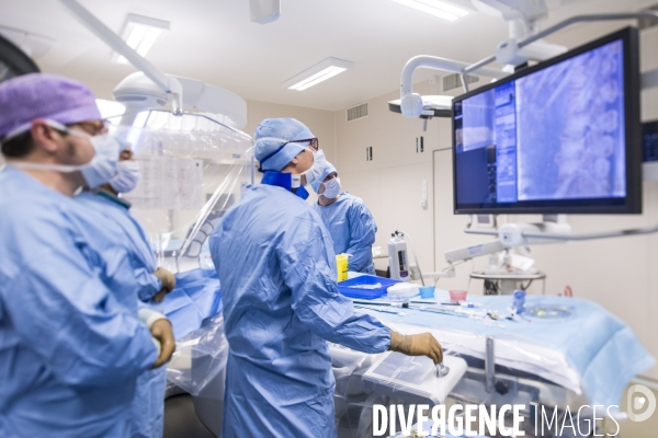 1ere mondiale: salle hybride de chirurgie cardiovasculaire au CHRU de Lille. (version couleur)