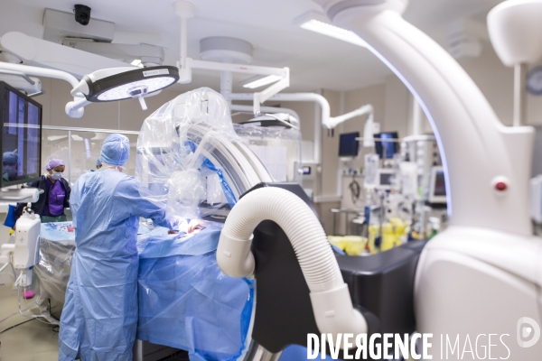 1ere mondiale: salle hybride de chirurgie cardiovasculaire au CHRU de Lille. (version couleur)