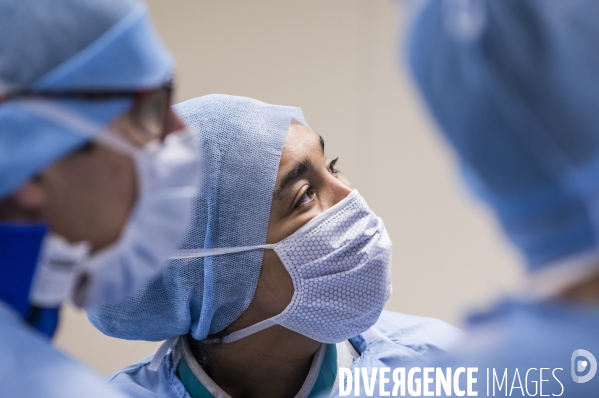 1ere mondiale: salle hybride de chirurgie cardiovasculaire au CHRU de Lille. (version couleur)