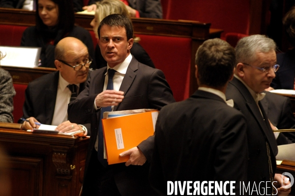 Assemblée nationale: motion de censure et question d actualité.