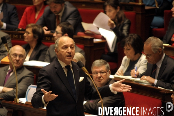 Assemblée nationale: motion de censure et question d actualité.