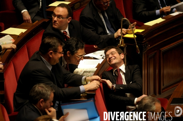 Assemblée nationale: motion de censure et question d actualité.