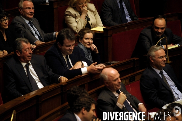 Assemblée nationale: motion de censure et question d actualité.