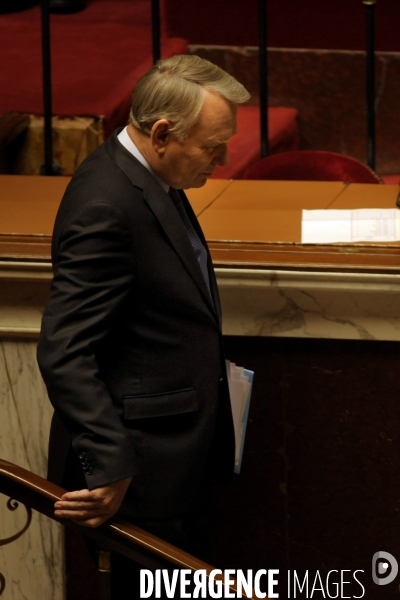 Assemblée nationale: motion de censure et question d actualité.