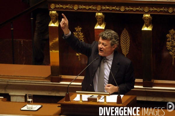 Assemblée nationale: motion de censure et question d actualité.