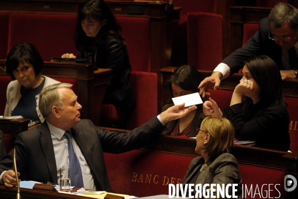 Assemblée nationale: motion de censure et question d actualité.