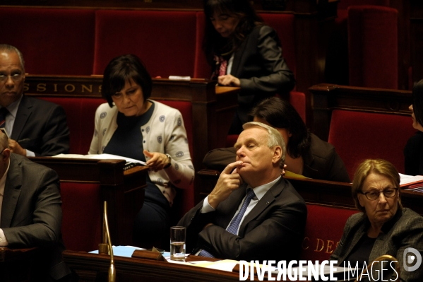 Assemblée nationale: motion de censure et question d actualité.