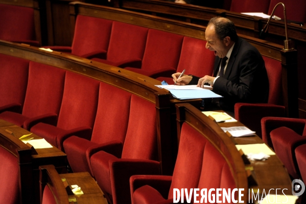 Assemblée nationale: motion de censure et question d actualité.