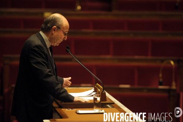 Assemblée nationale: motion de censure et question d actualité.