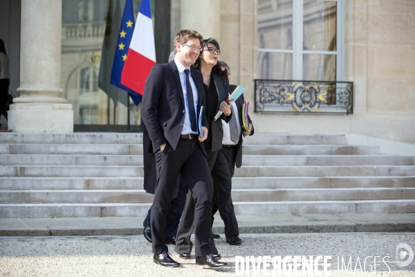 Sortie du Conseil des ministres