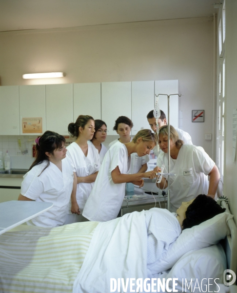 Formation d infirmiers du centre hospitalier Sainte-Anne à Paris