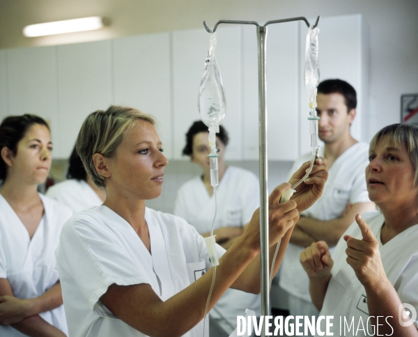 Formation d infirmiers du centre hospitalier Sainte-Anne à Paris