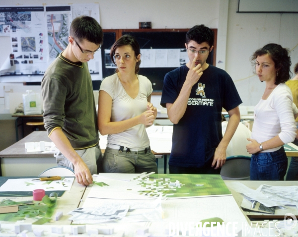 Ecole publique d Ingenieurs et d Architectes, INSA. ;Strasbourg