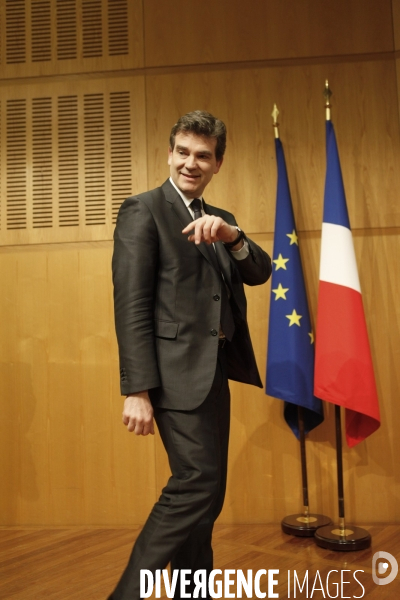Arnaud MONTEBOURG ouvre la conférence sur les achats innovants
