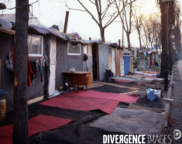 Camp roumain porte d Aubervilliers, Paris.