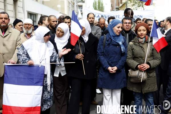 Les Musulmans de l association  Fraternité Montrouge  manifestent contre la fermeture de leur Mosquée par le Maire de Montrouge