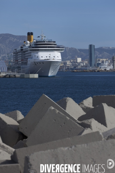 La tour CMA-CGM et le Grand Port Maritime de Marseille