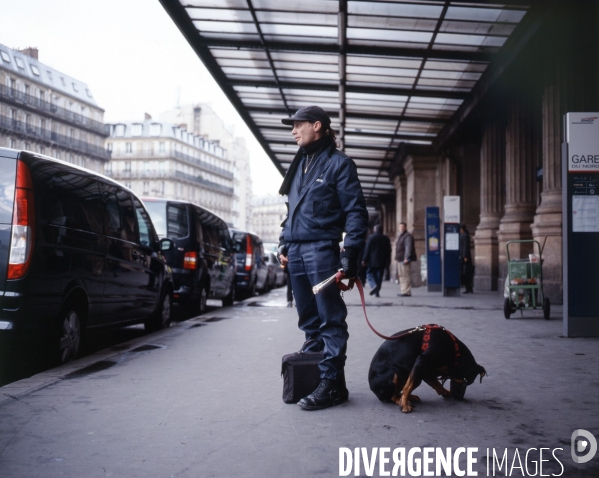 Gare du Nord, vigile et son chien