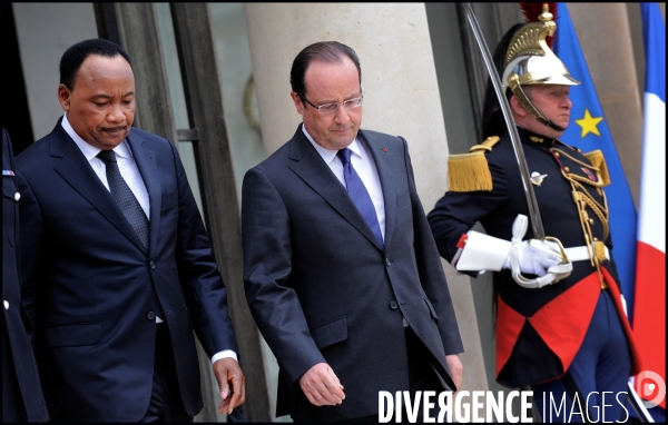 François Hollande reçoit Mahamadou Issoufou