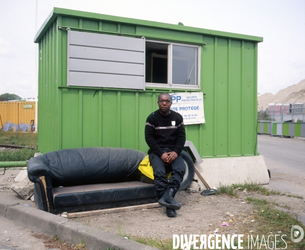 Porte d Aubervilliers, vigile sur une zone de stockage