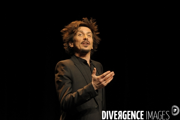 Arnaud TSAMERE. One man show.